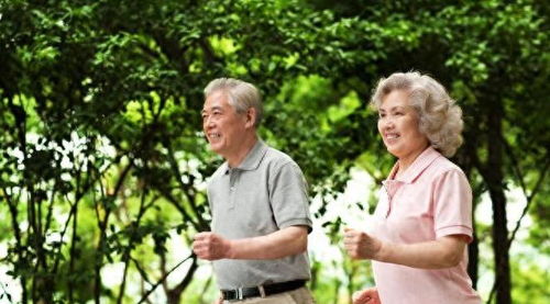 剛離婚，前夫留下400元銀行卡，三年后余額讓人淚目